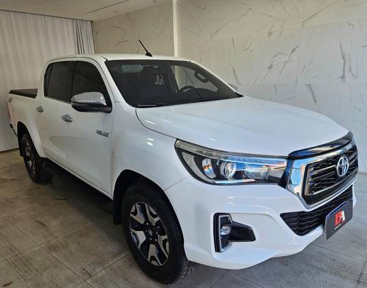 TOYOTA HILUX 2.8 SRX 4X4 CD 16V DIESEL 4P AUTOMÁTICO TOYOTA HILUX 2.8 SRX 4X4 CD 16V DIESEL 4P AUTOMÁTICO